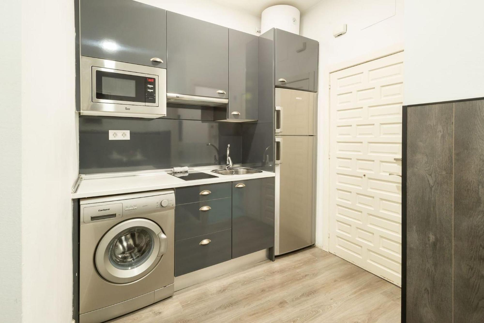 Apartamentos Day Madrid Plaza De Espana Centro Gran Via Sol Malasana Buitenkant foto