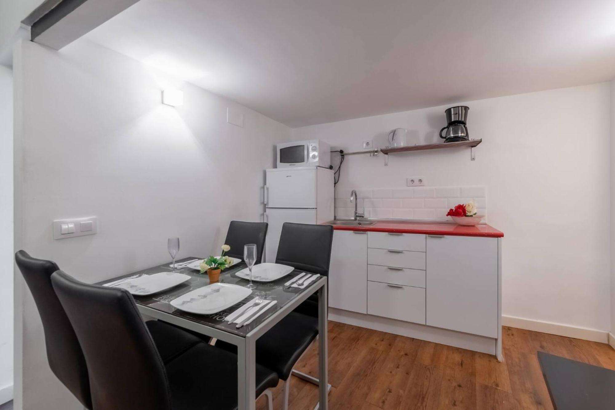 Apartamentos Day Madrid Plaza De Espana Centro Gran Via Sol Malasana Buitenkant foto